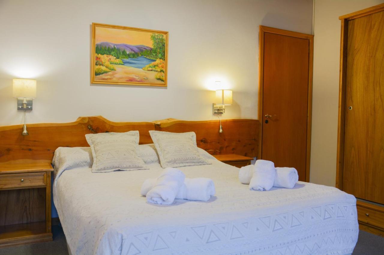 Apart Hotel Del Pellin San Martín de los Andes Exteriör bild